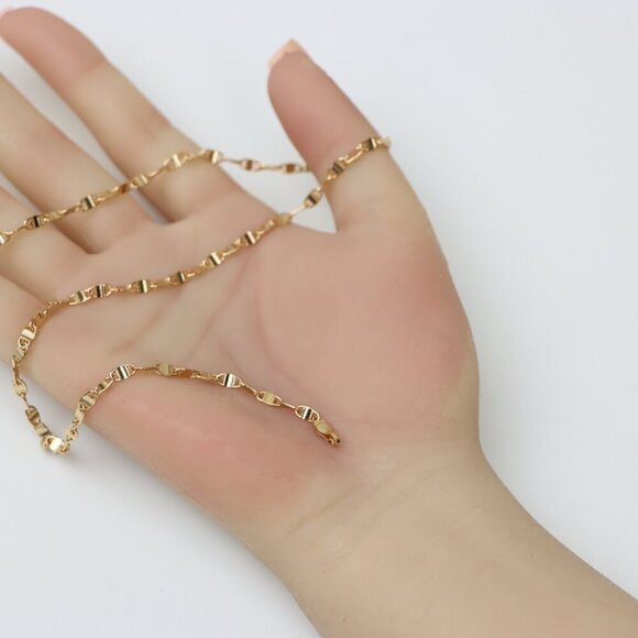 "Twisted Flat Link Rose Gold Necklace, Modern Chic Chain Design, XPNL0183 - Picture 5 of 12